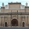 porta san francesco vista frontale